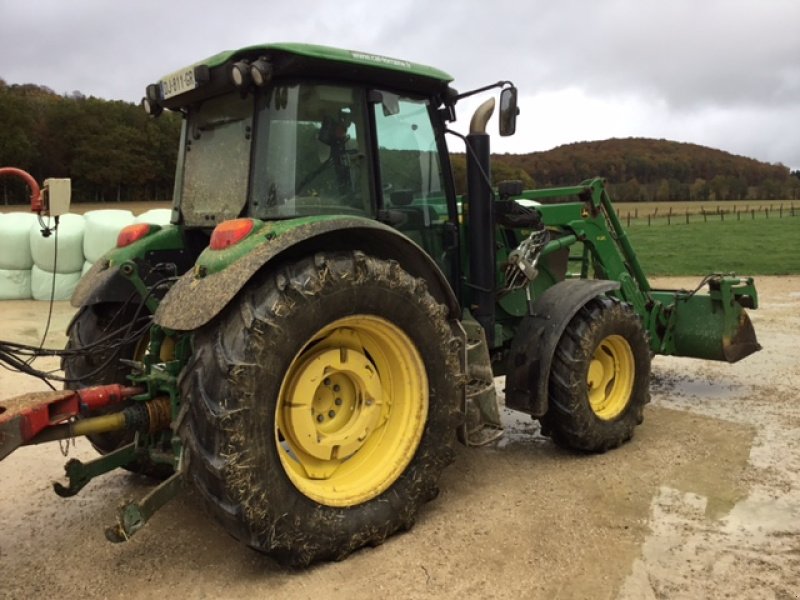 Traktor типа John Deere 6110 RC, Gebrauchtmaschine в MONTIGNY LE ROI (Фотография 9)