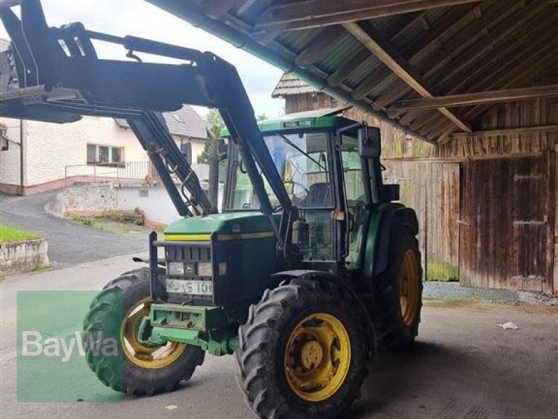 Traktor des Typs John Deere 6110, Gebrauchtmaschine in Kronach (Bild 1)