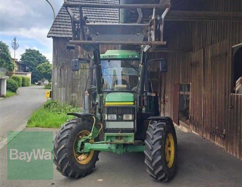 Traktor des Typs John Deere 6110, Gebrauchtmaschine in Kronach (Bild 3)