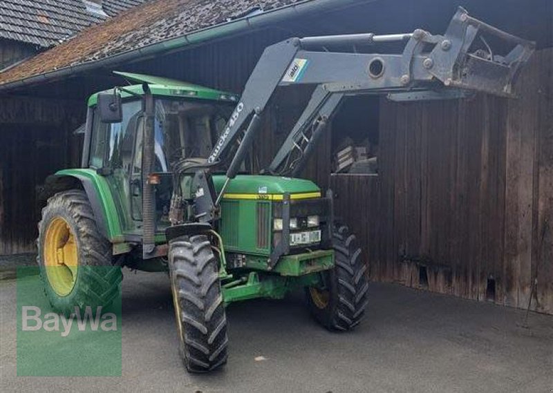 Traktor des Typs John Deere 6110, Gebrauchtmaschine in Kronach (Bild 2)