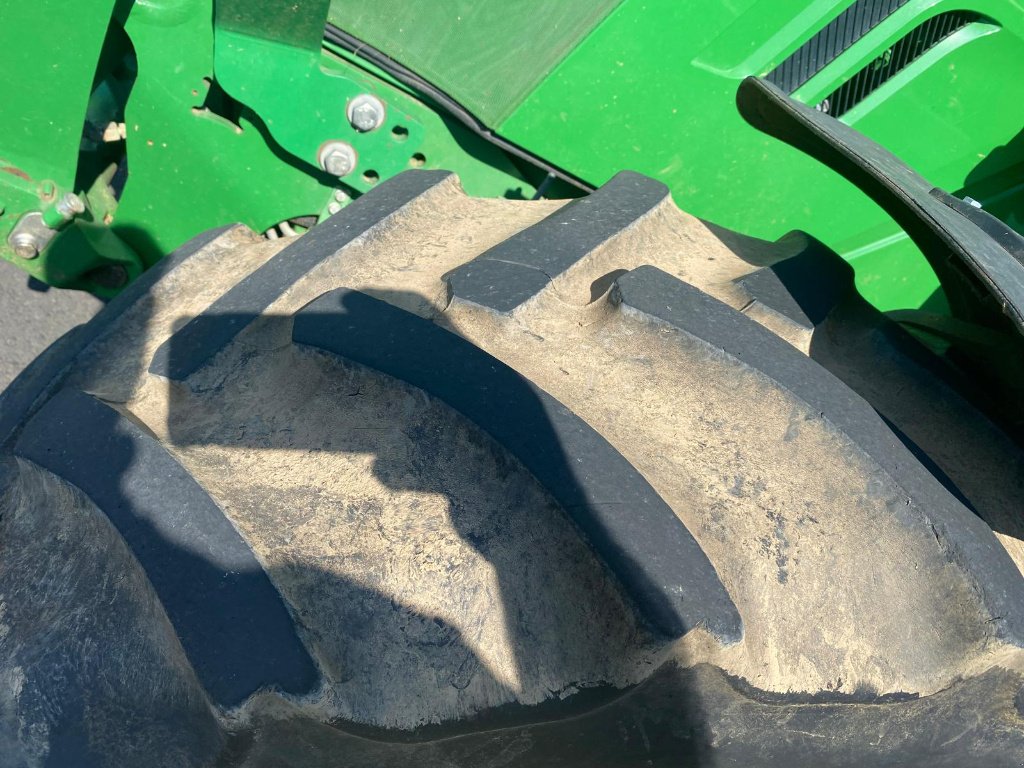 Traktor Türe ait John Deere 6110M (  DESTOCKAGE ), Gebrauchtmaschine içinde SAINT FLOUR (resim 9)