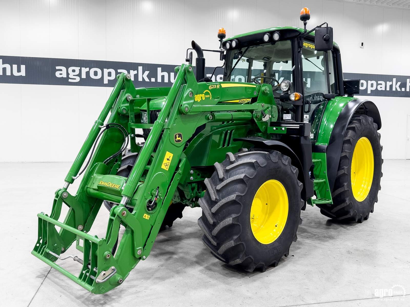 Traktor του τύπου John Deere 6110M, Gebrauchtmaschine σε Csengele (Φωτογραφία 1)