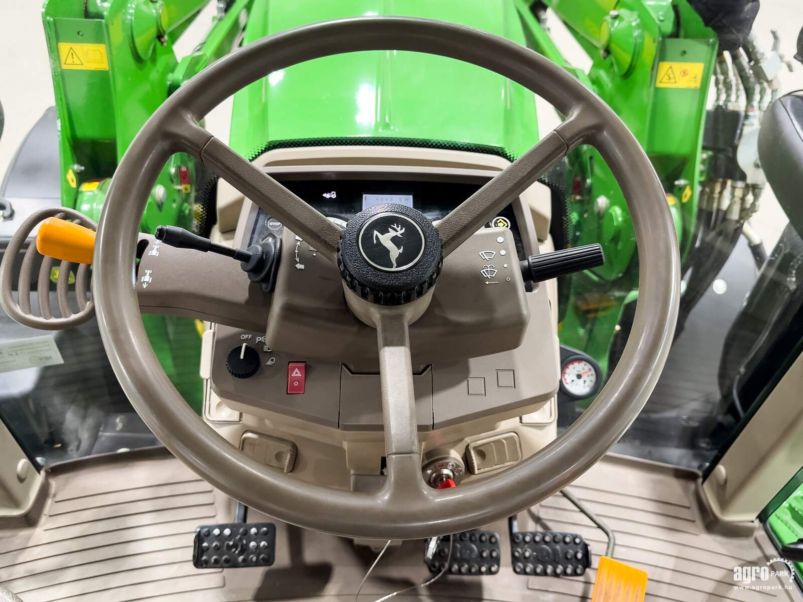 Traktor типа John Deere 6110M, Gebrauchtmaschine в Csengele (Фотография 22)