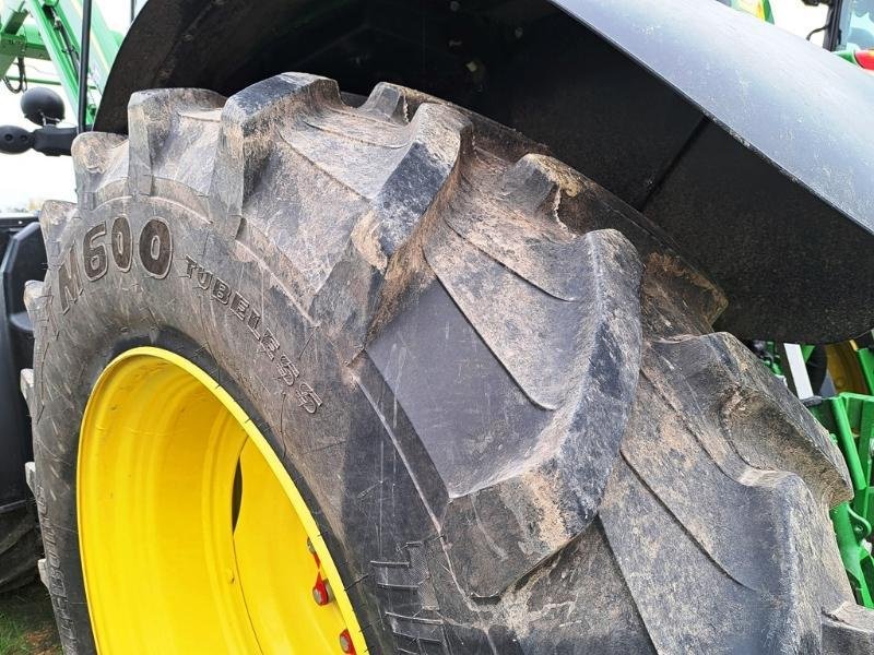 Traktor van het type John Deere 6110M, Gebrauchtmaschine in SAINT-GERMAIN DU PUY (Foto 8)