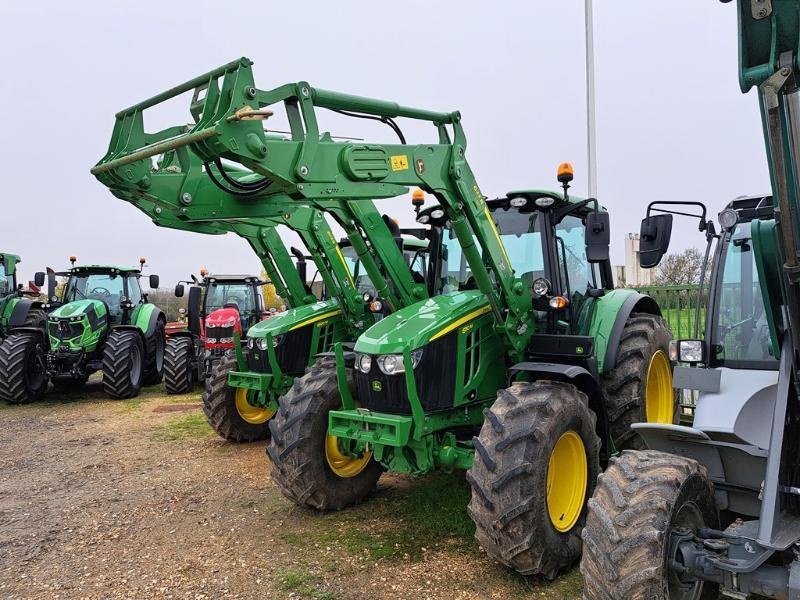 Traktor tip John Deere 6110M, Gebrauchtmaschine in SAINT-GERMAIN DU PUY (Poză 1)