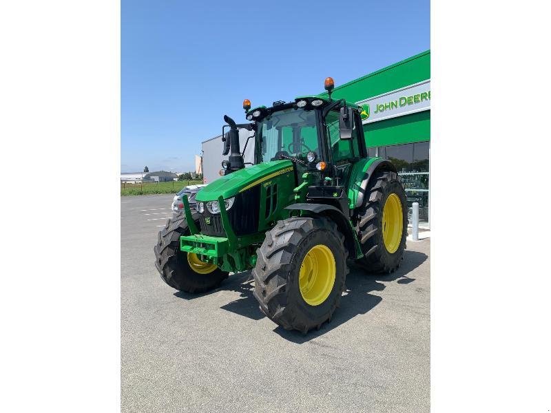 Traktor a típus John Deere 6110M, Gebrauchtmaschine ekkor: SAINT-GERMAIN DU PUY (Kép 3)