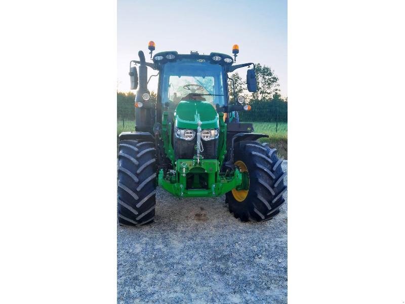 Traktor a típus John Deere 6110M, Gebrauchtmaschine ekkor: SAINT-GERMAIN DU PUY (Kép 4)