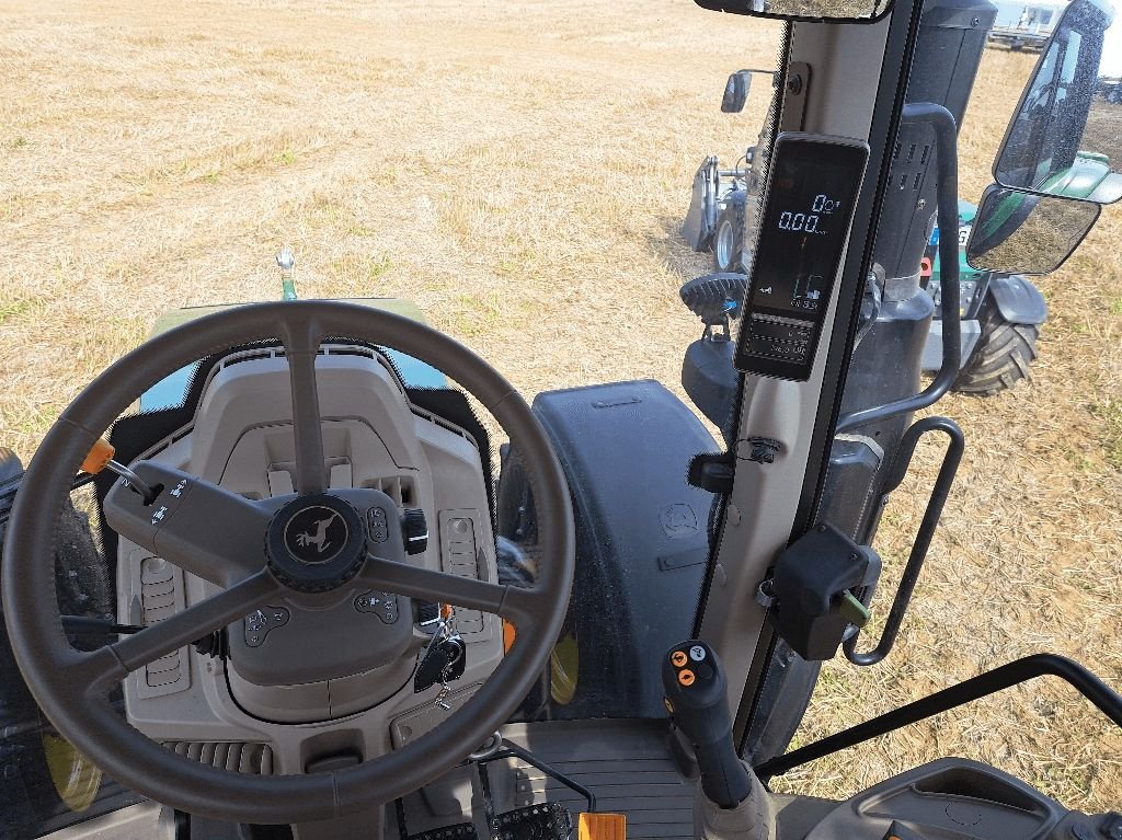 Traktor of the type John Deere 6110M, Gebrauchtmaschine in Vogelsheim (Picture 11)