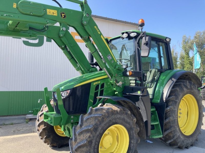 Traktor типа John Deere 6110M, Gebrauchtmaschine в SAVIGNEUX (Фотография 1)