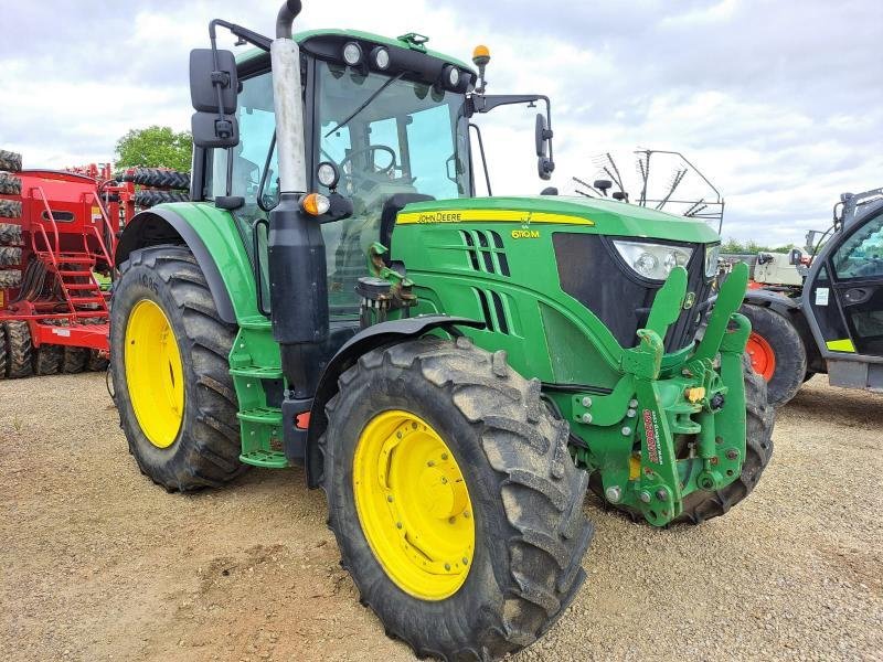 Traktor van het type John Deere 6110M, Gebrauchtmaschine in SAINT GENEST D'AMBIERE (Foto 2)