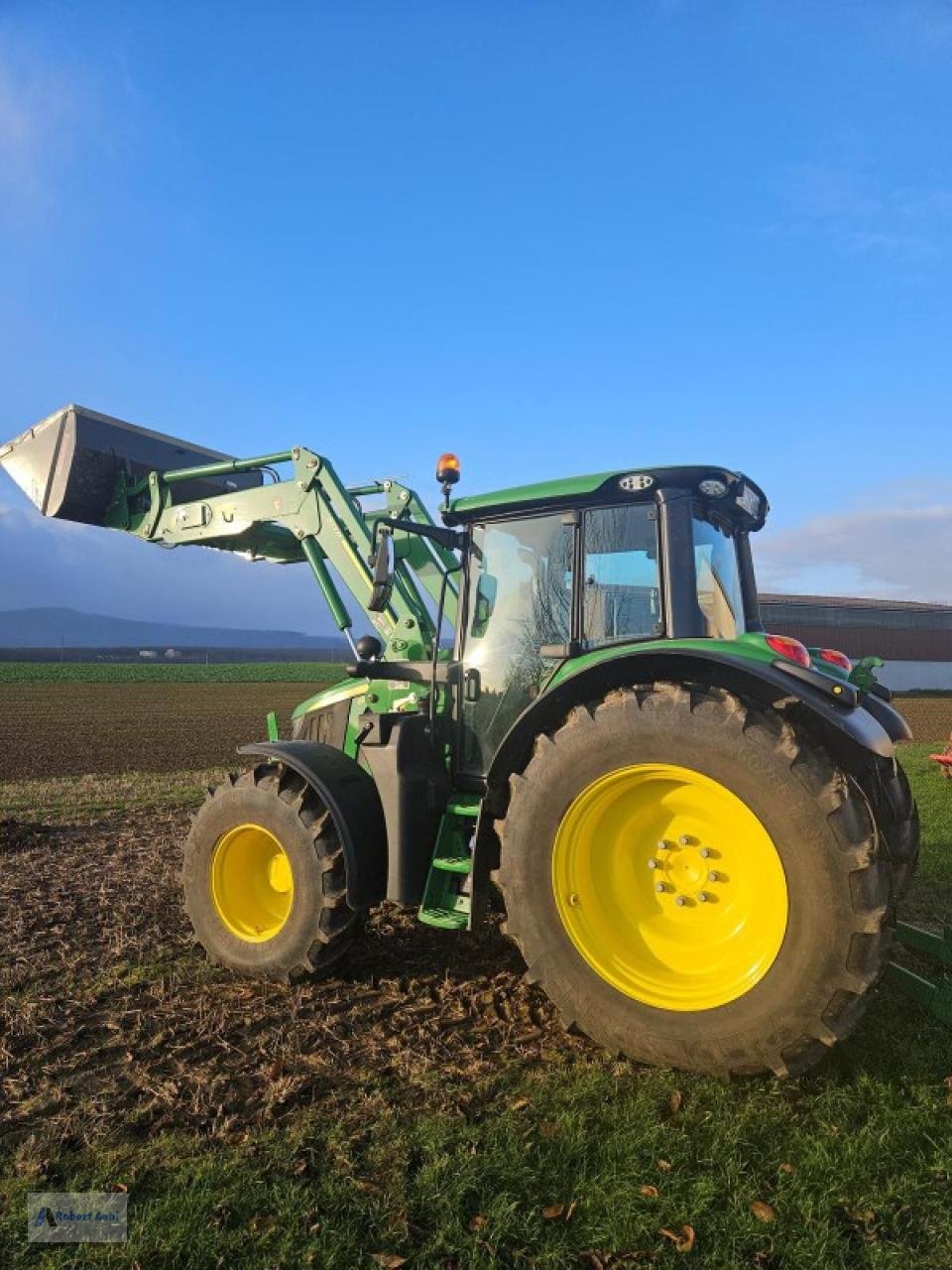 Traktor des Typs John Deere 6110M, Gebrauchtmaschine in Wölferheim (Bild 2)