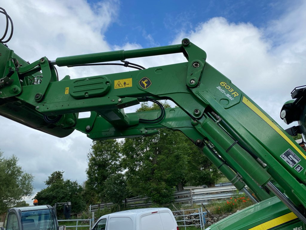 Traktor des Typs John Deere 6110M, Gebrauchtmaschine in SAINT FLOUR (Bild 11)