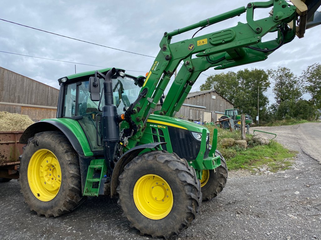 Traktor от тип John Deere 6110M, Gebrauchtmaschine в SAINT FLOUR (Снимка 2)