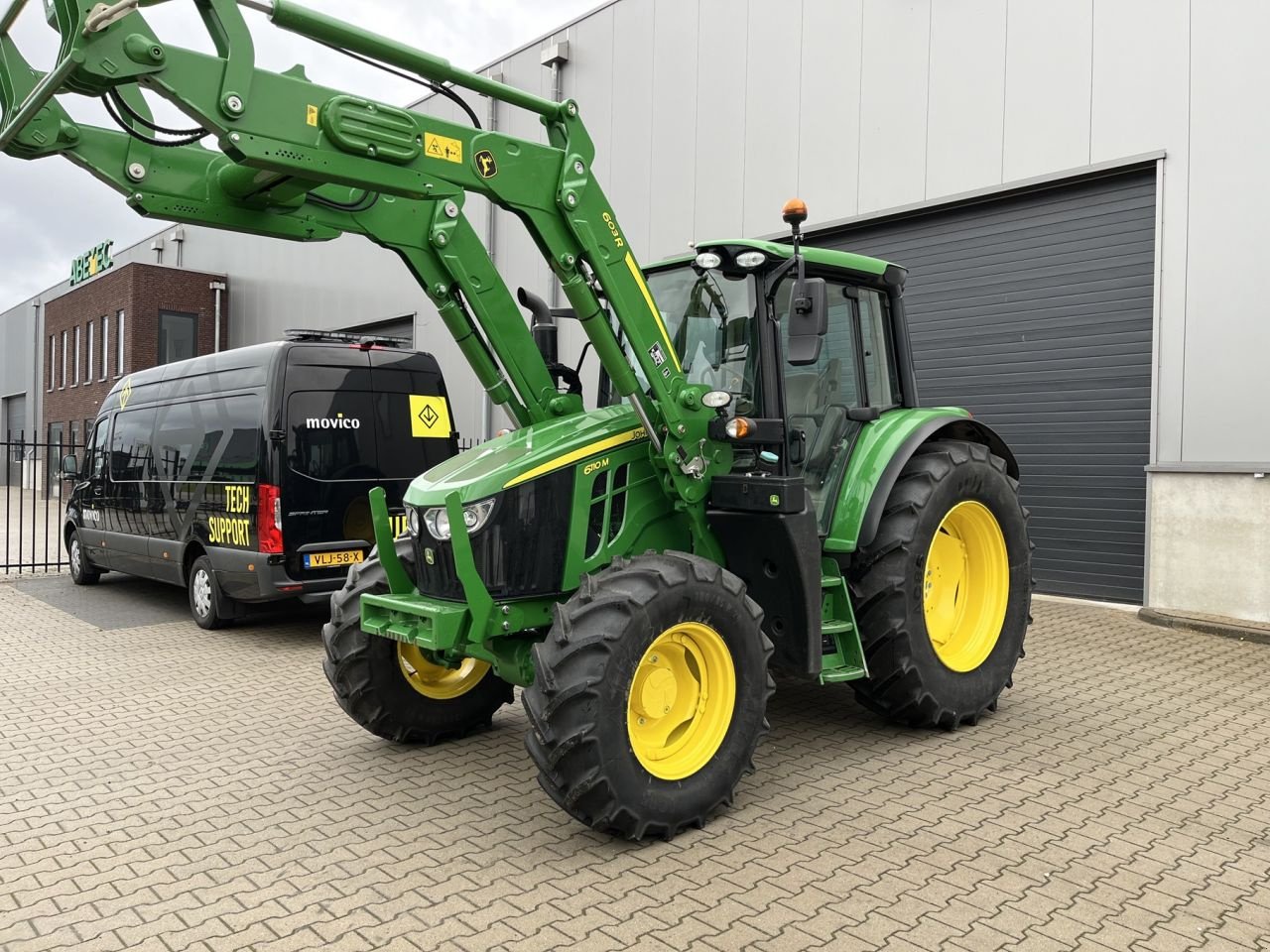 Traktor typu John Deere 6110M, Gebrauchtmaschine w Beek en Donk (Zdjęcie 8)