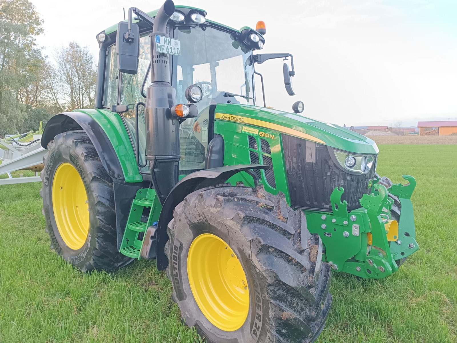 Traktor типа John Deere 6110M, Gebrauchtmaschine в Rammingen (Фотография 2)