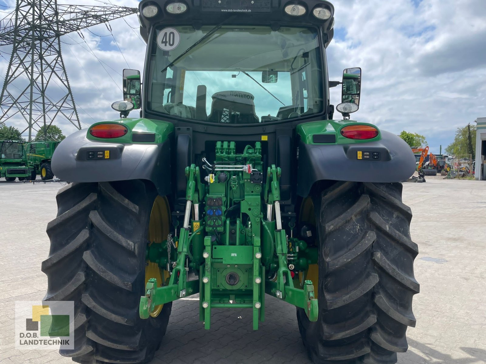 Traktor van het type John Deere 6110R 6110 R, Gebrauchtmaschine in Regensburg (Foto 4)