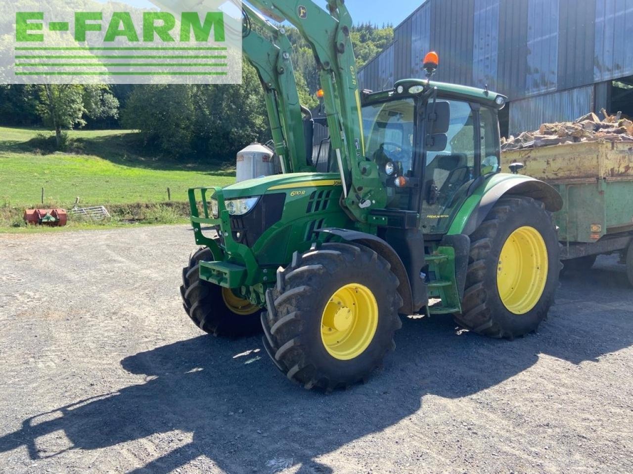 Traktor of the type John Deere 6110r ( destockage ), Gebrauchtmaschine in Ytrac (Picture 1)