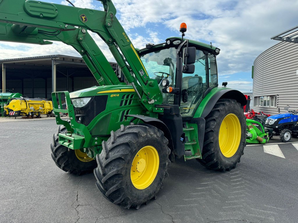 Traktor типа John Deere 6110R (  DESTOCKAGE ), Gebrauchtmaschine в SAINT FLOUR (Фотография 1)