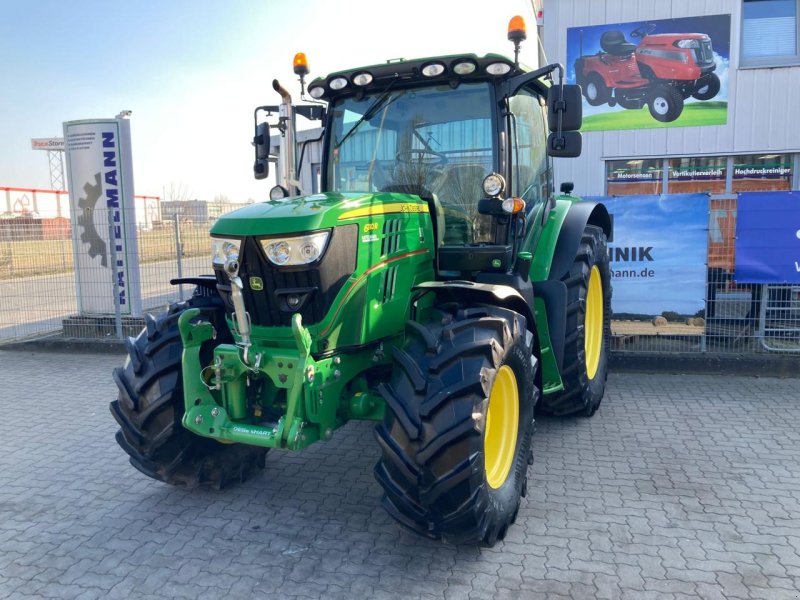 Traktor of the type John Deere 6110R-Premium, Gebrauchtmaschine in Stuhr