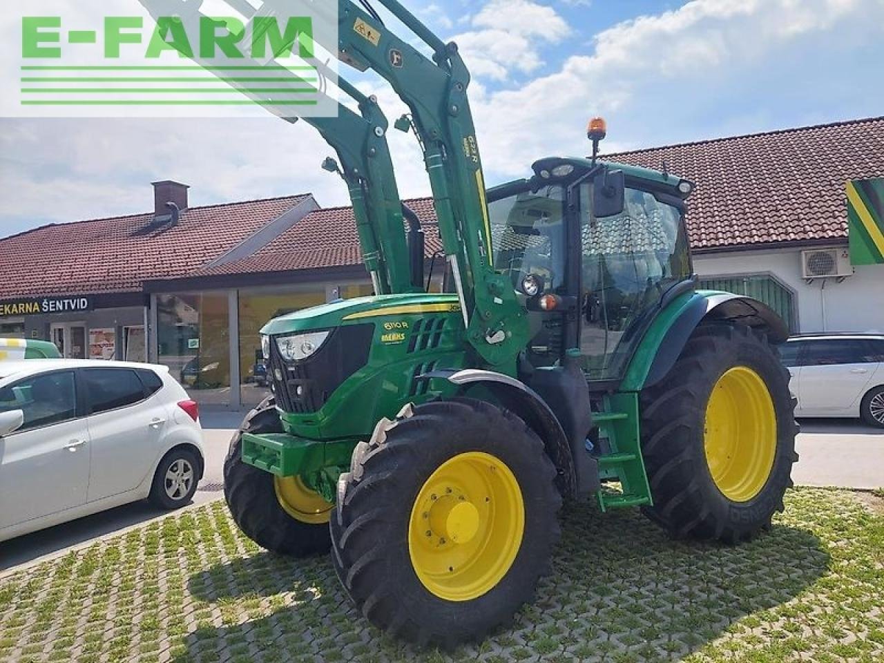 Traktor типа John Deere 6110r, Gebrauchtmaschine в GROBELNO (Фотография 3)