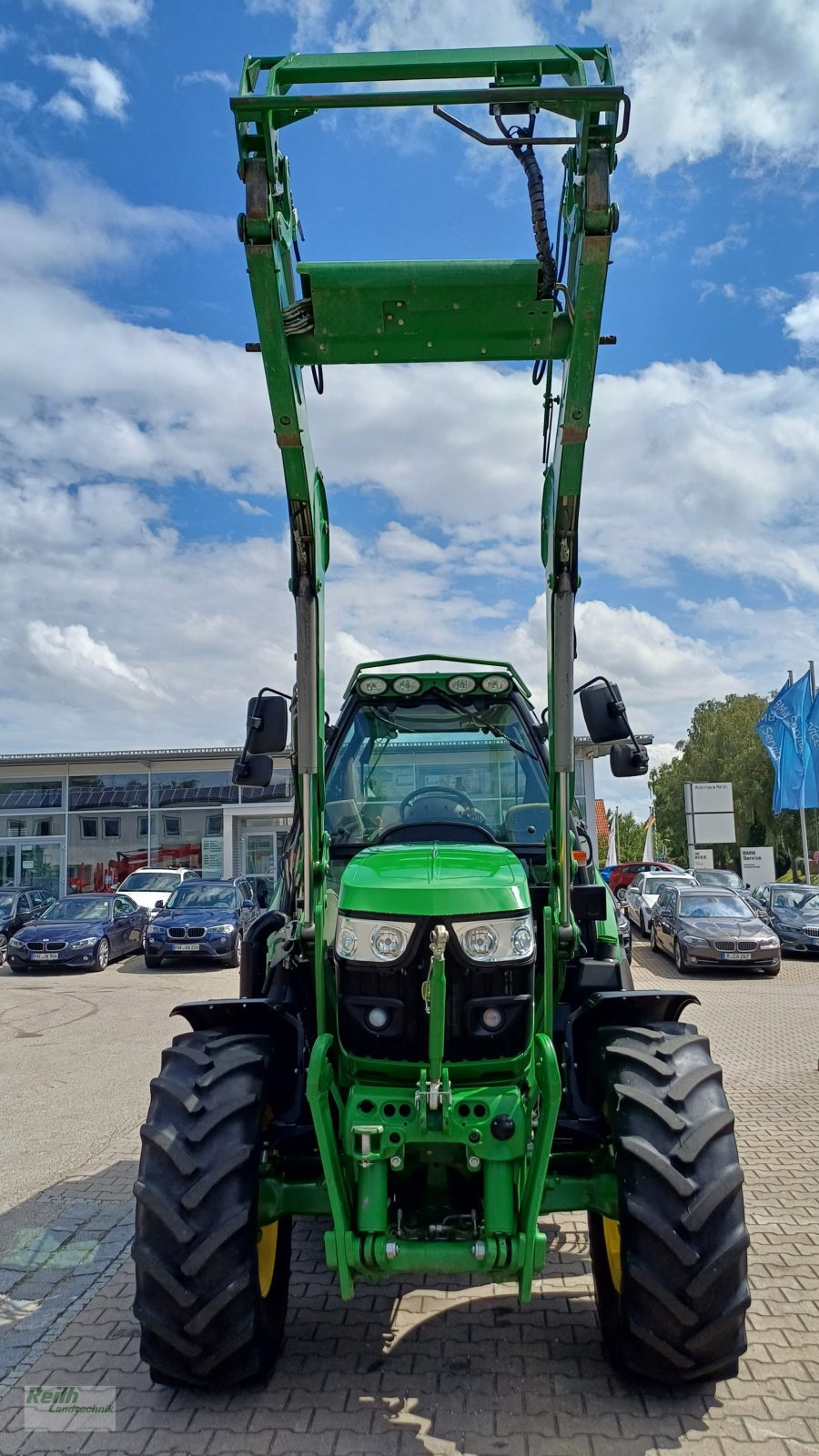 Traktor van het type John Deere 6110R, Gebrauchtmaschine in Wolnzach (Foto 5)