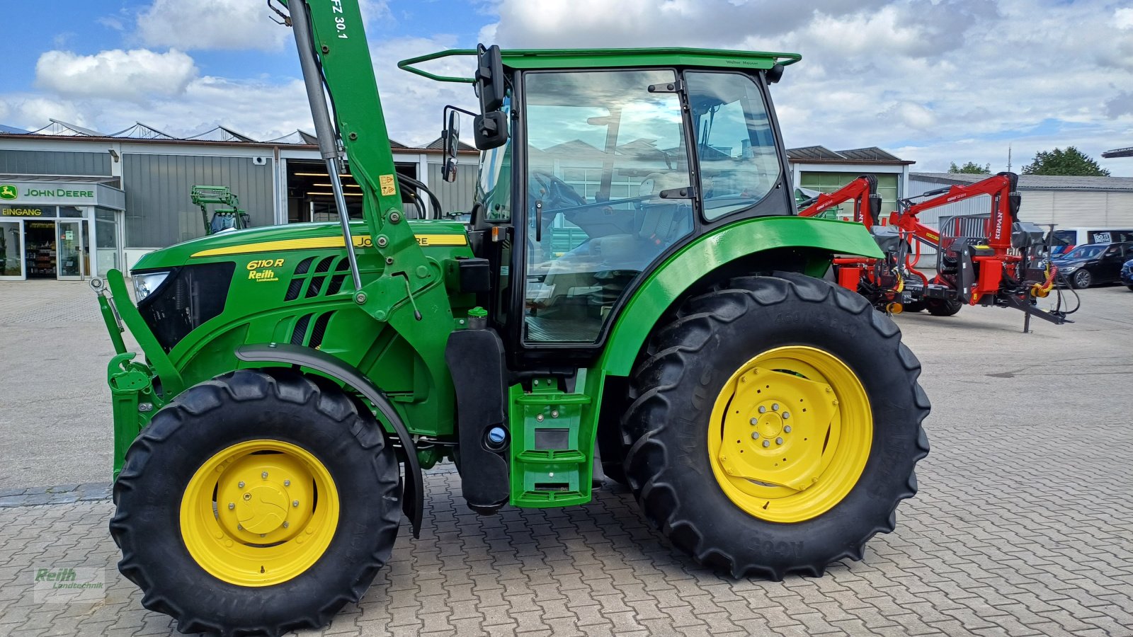 Traktor des Typs John Deere 6110R, Gebrauchtmaschine in Wolnzach (Bild 16)