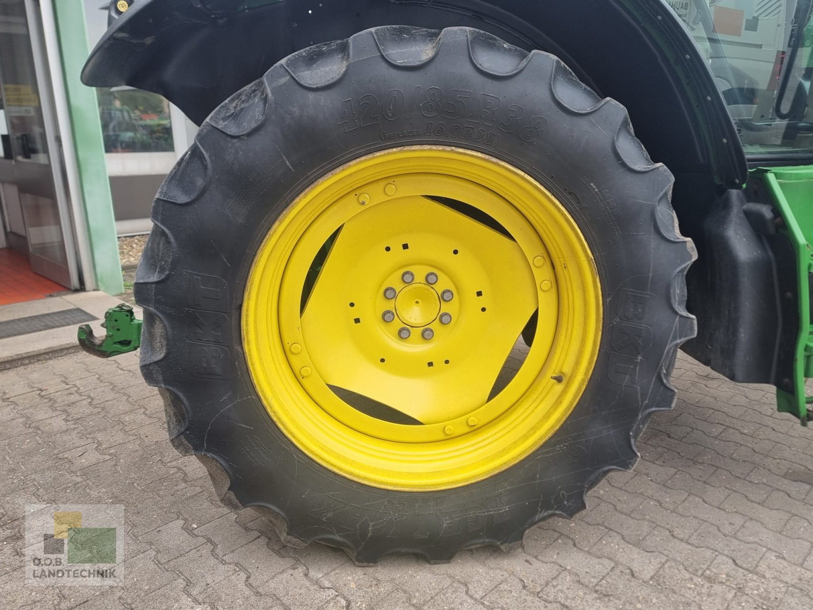 Traktor Türe ait John Deere 6110R, Gebrauchtmaschine içinde Regensburg (resim 11)