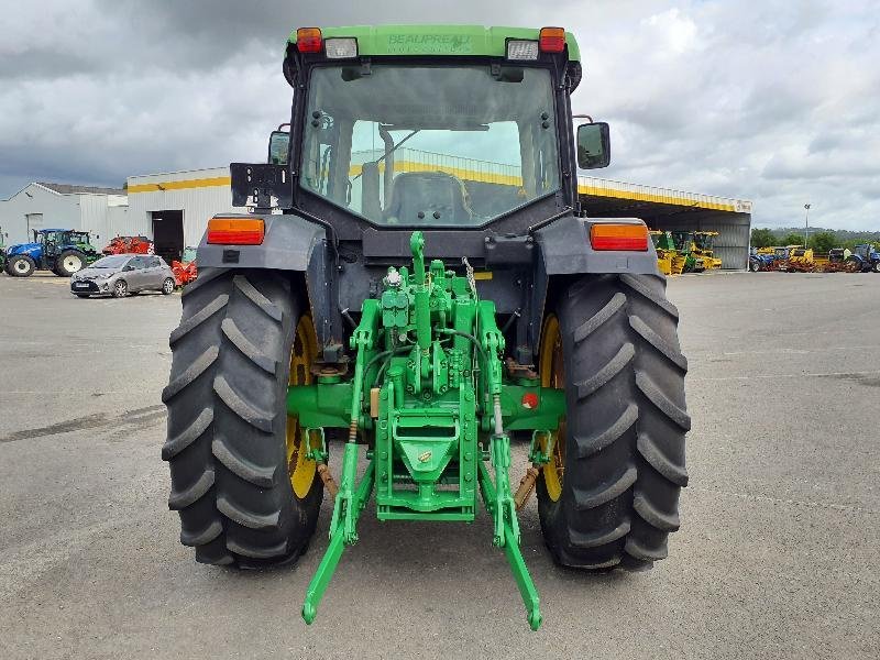 Traktor van het type John Deere 6110SE, Gebrauchtmaschine in ANTIGNY (Foto 7)