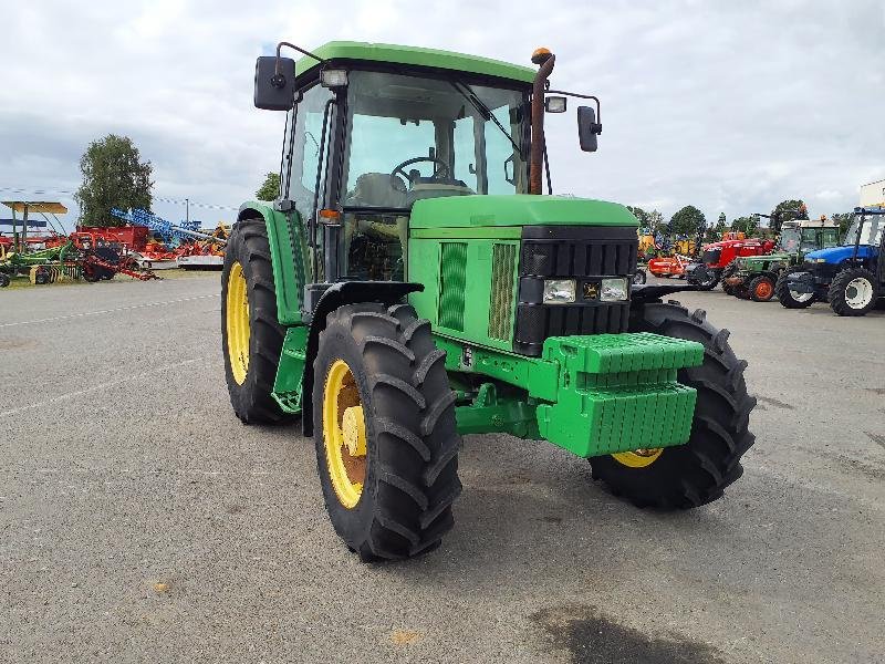 Traktor tip John Deere 6110SE, Gebrauchtmaschine in ANTIGNY (Poză 2)