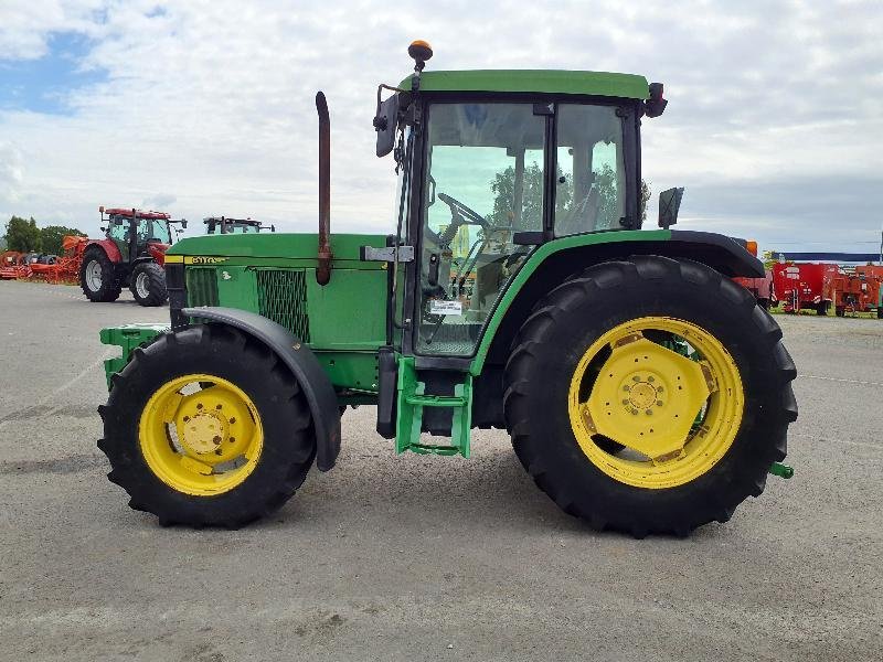 Traktor van het type John Deere 6110SE, Gebrauchtmaschine in ANTIGNY (Foto 8)