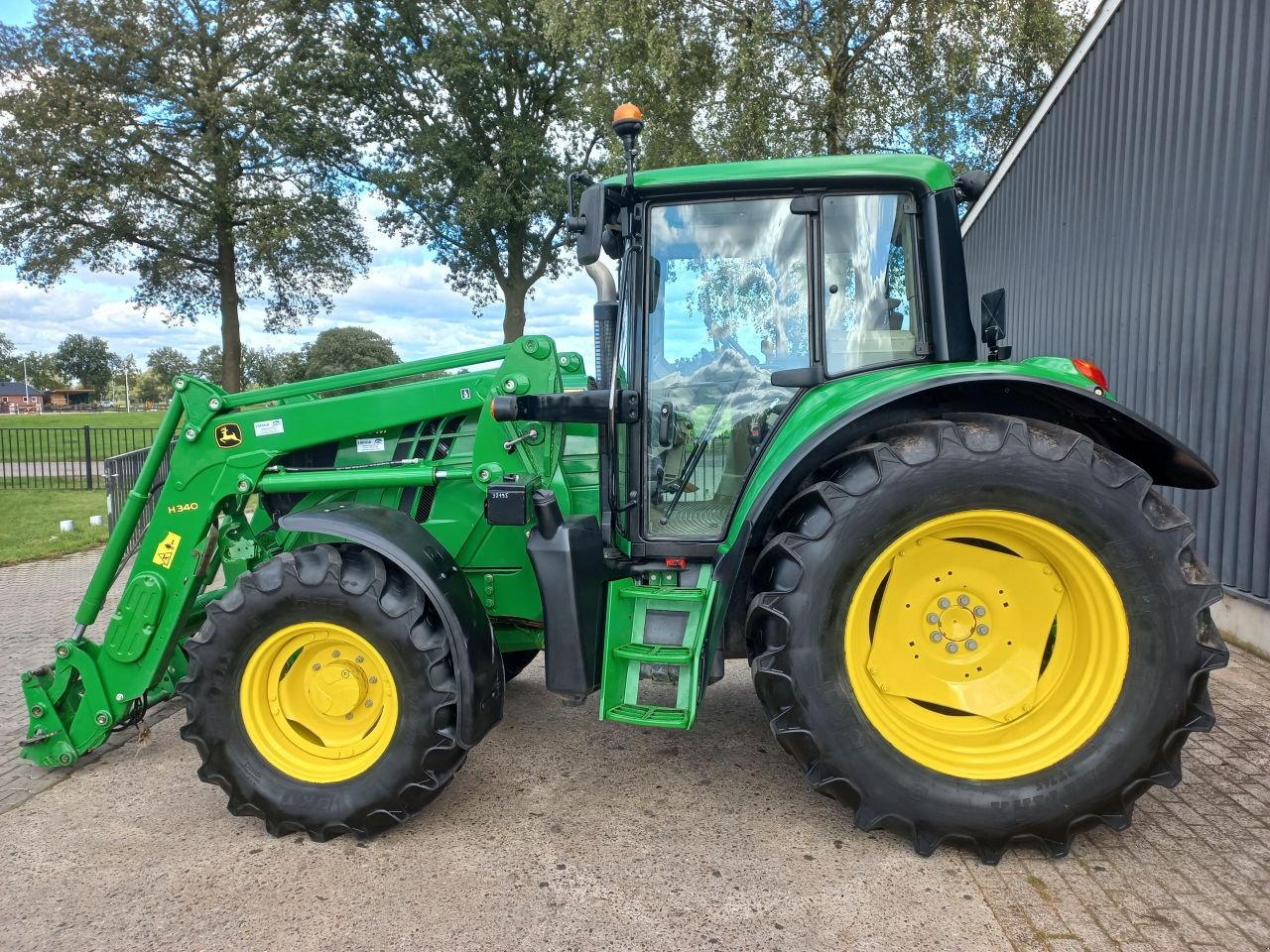 Traktor типа John Deere 6115m auto quad, Gebrauchtmaschine в Daarle (Фотография 5)