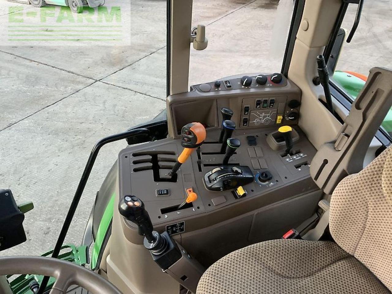 Traktor des Typs John Deere 6115m tractor (st21534), Gebrauchtmaschine in SHAFTESBURY (Bild 24)