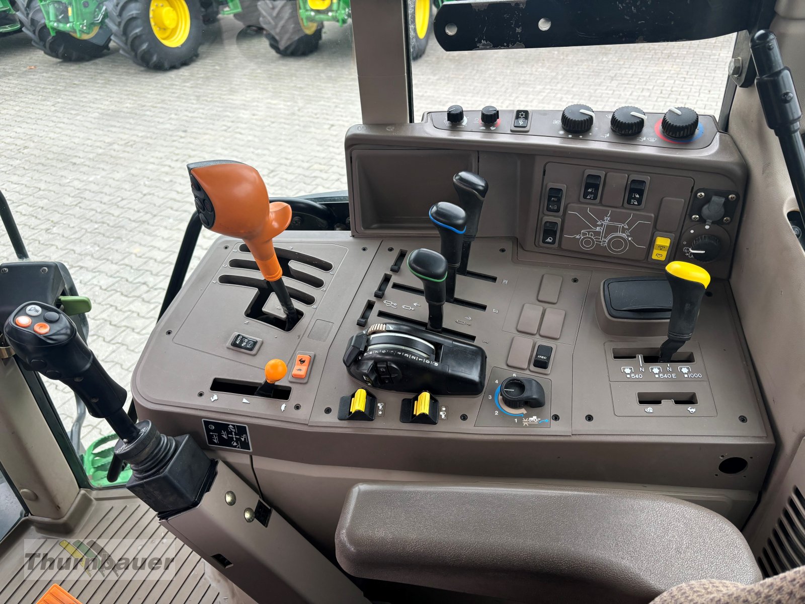 Traktor типа John Deere 6115M, Gebrauchtmaschine в Cham (Фотография 11)