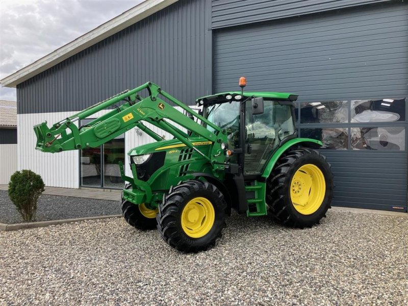 Traktor типа John Deere 6115R med John Deere H310 frontlæsser, Gebrauchtmaschine в Thorsø