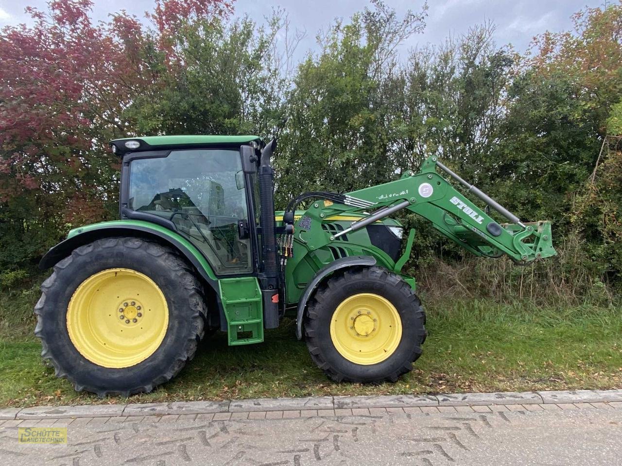 Traktor des Typs John Deere 6115R mit Stoll FZ30, Gebrauchtmaschine in Marsberg-Giershagen (Bild 5)