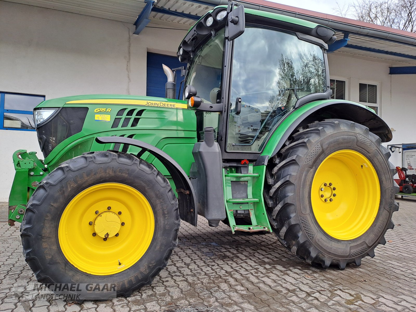 Traktor typu John Deere 6115R, Gebrauchtmaschine w Höhenkirchen-Siegertsbrunn (Zdjęcie 1)