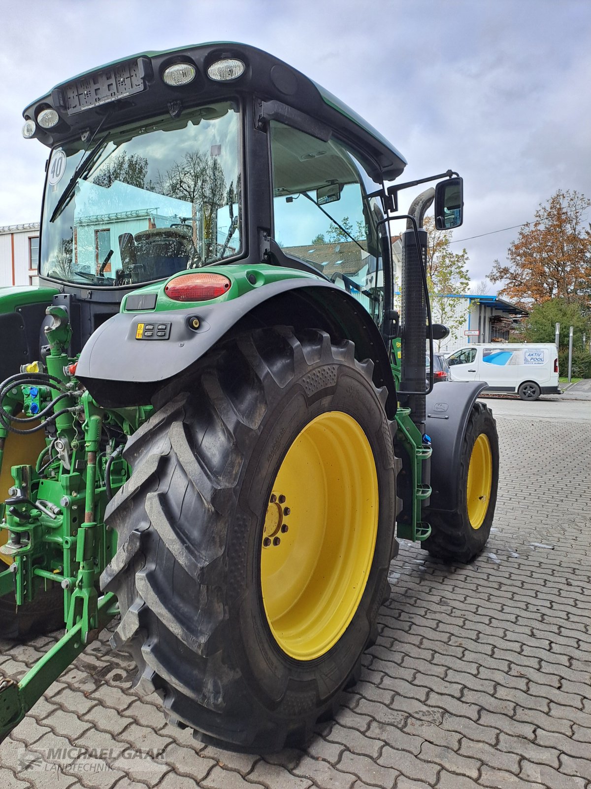 Traktor tip John Deere 6115R, Gebrauchtmaschine in Höhenkirchen-Siegertsbrunn (Poză 15)