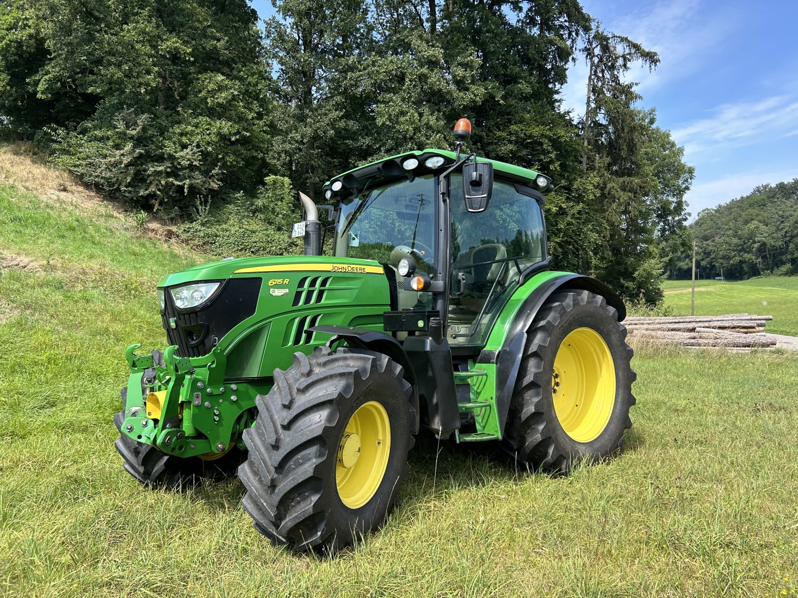 Traktor του τύπου John Deere 6115R, Gebrauchtmaschine σε Tüßling (Φωτογραφία 1)