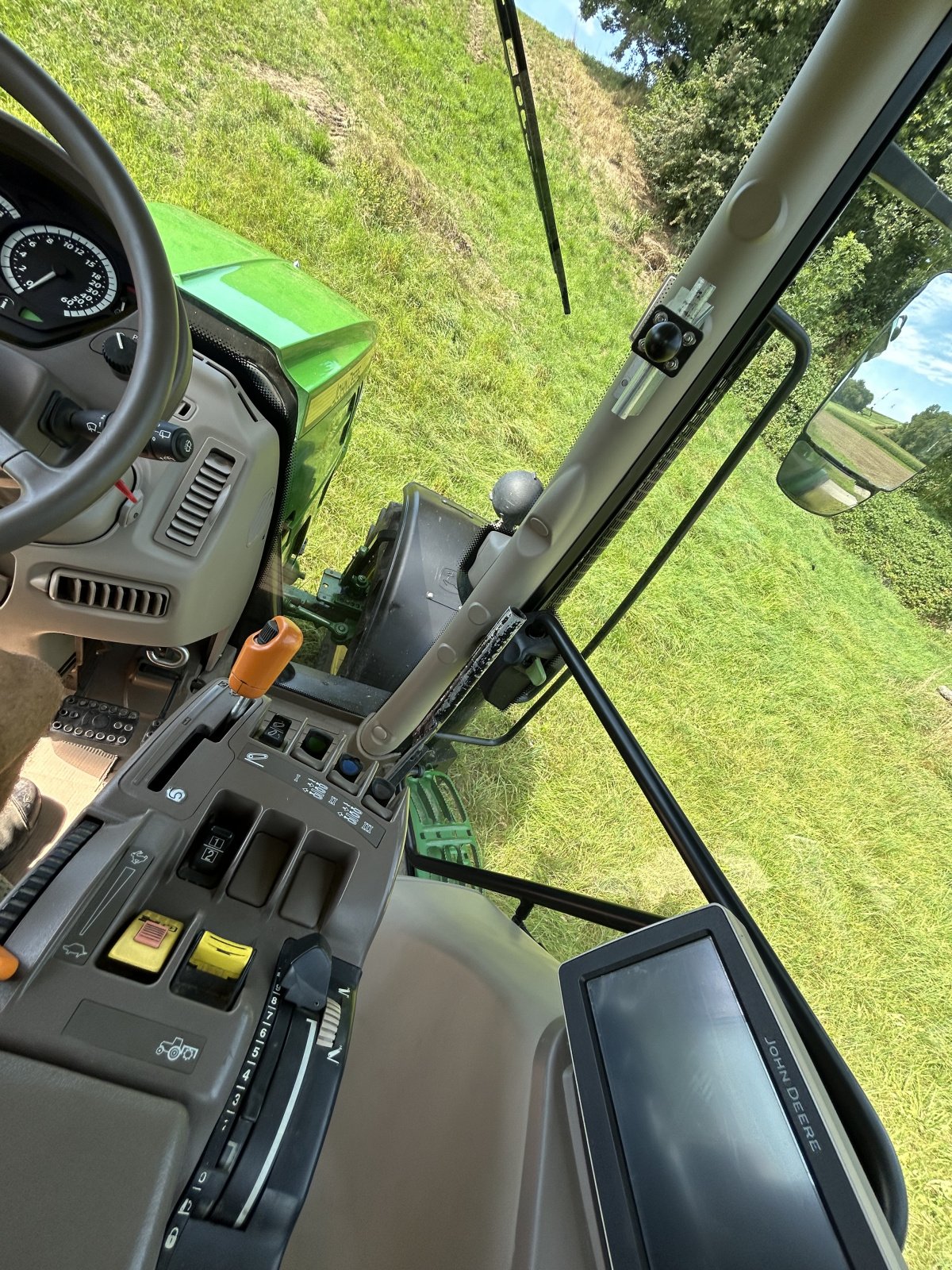 Traktor typu John Deere 6115R, Gebrauchtmaschine w Tüßling (Zdjęcie 3)