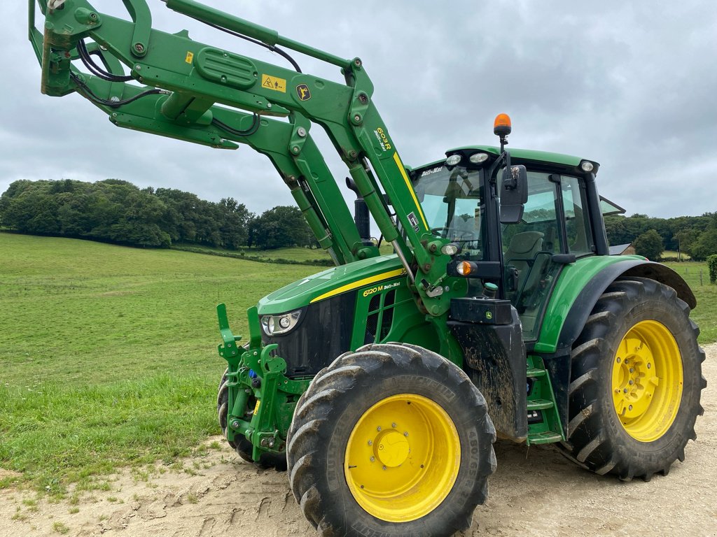 Traktor del tipo John Deere 6120 M AUTOPOWER + CHARGEUR, Gebrauchtmaschine en UZERCHE (Imagen 1)