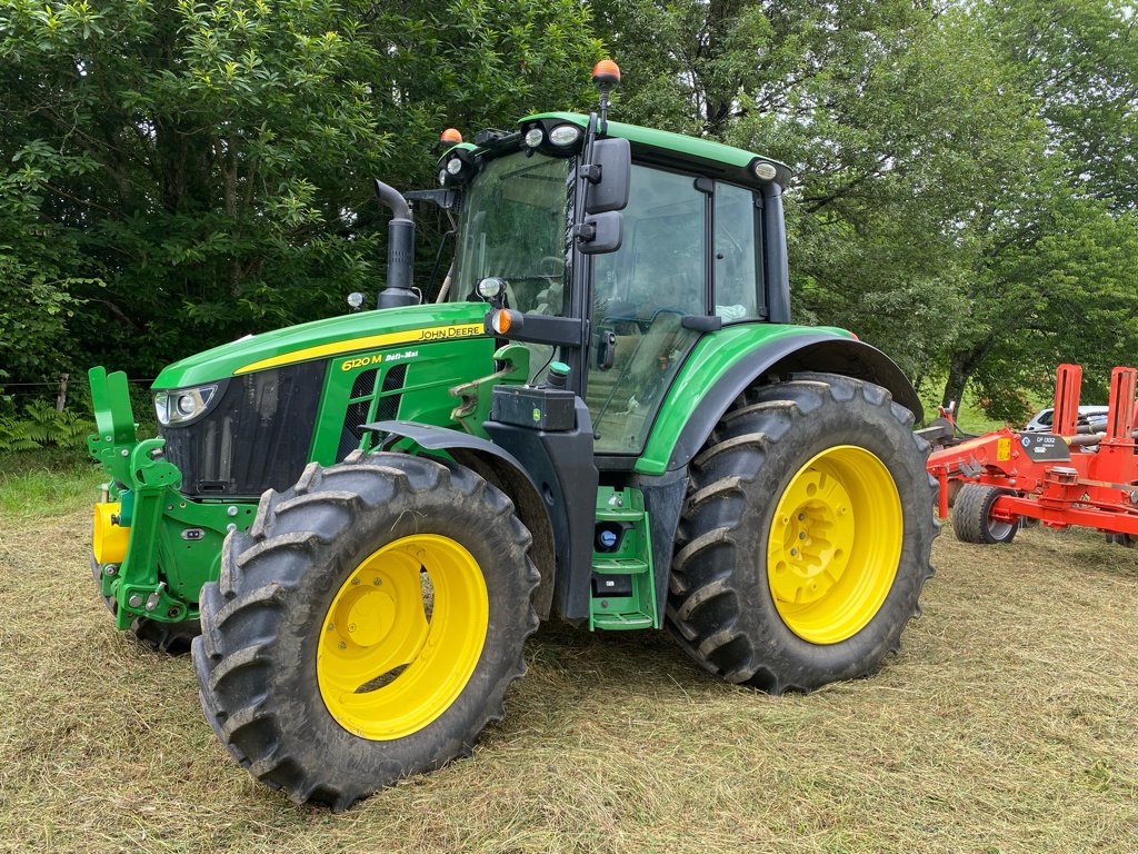 Traktor a típus John Deere 6120 M AUTOTRAC . CHARGEUR, Gebrauchtmaschine ekkor: UZERCHE (Kép 1)