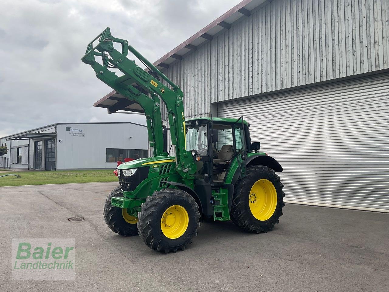 Traktor del tipo John Deere 6120 M, Gebrauchtmaschine en OBERNDORF-HOCHMOESSINGEN (Imagen 1)