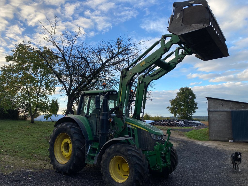 Traktor typu John Deere 6120 M, Gebrauchtmaschine w BELLAC (Zdjęcie 2)