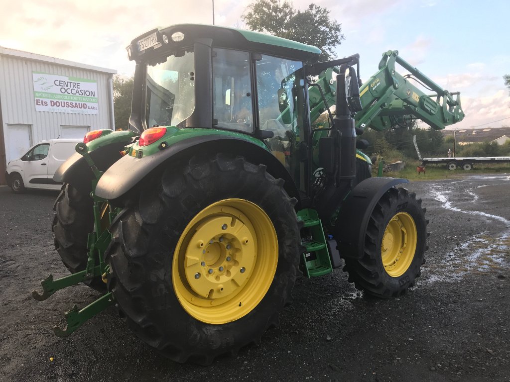 Traktor of the type John Deere 6120 M, Gebrauchtmaschine in UZERCHE (Picture 3)