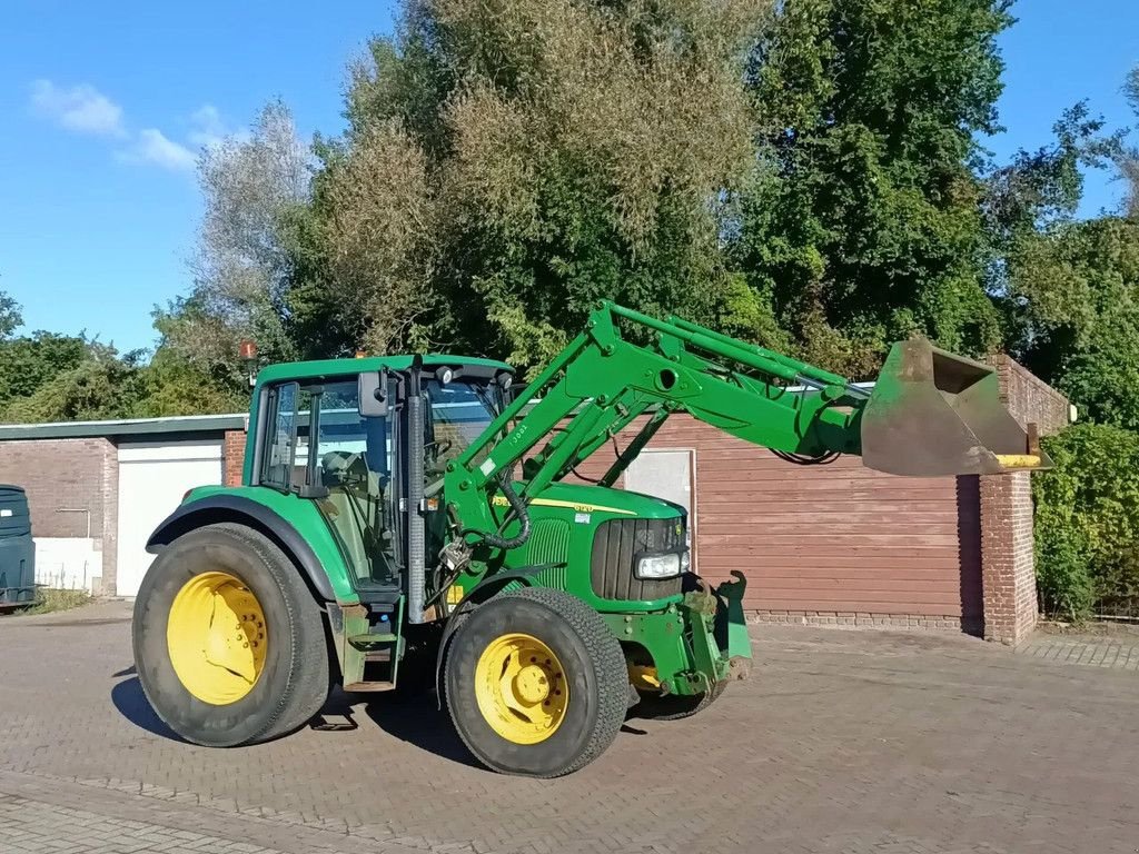 Traktor a típus John Deere 6120 met voorlader en puinbak, Gebrauchtmaschine ekkor: Groningen (Kép 3)