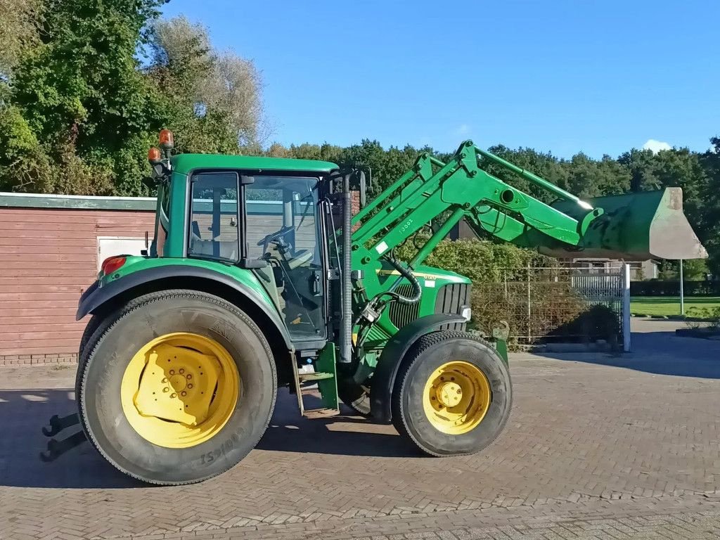 Traktor tipa John Deere 6120 met voorlader en puinbak, Gebrauchtmaschine u Groningen (Slika 5)