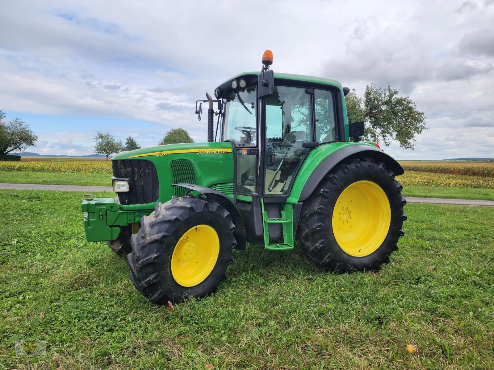 Traktor типа John Deere 6120 Premium, Gebrauchtmaschine в Willanzheim (Фотография 11)