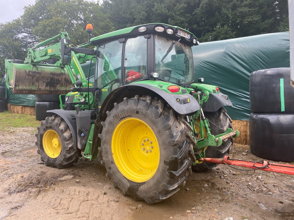 Traktor des Typs John Deere 6120 R AUTOTRAC + CHARGEUR, Gebrauchtmaschine in MEYMAC (Bild 4)