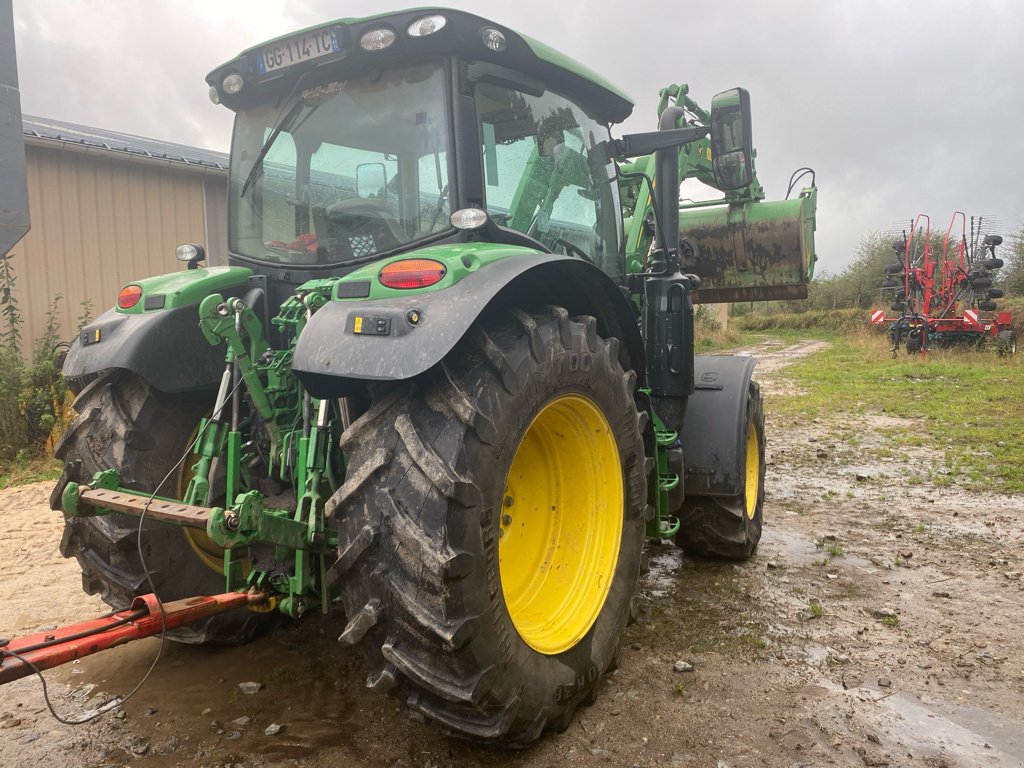 Traktor des Typs John Deere 6120 R AUTOTRAC + CHARGEUR, Gebrauchtmaschine in MEYMAC (Bild 3)