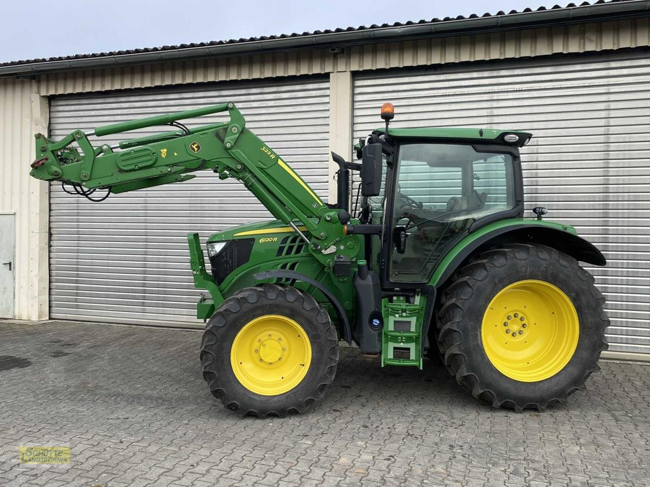 Traktor van het type John Deere 6120 R mit Frontlade, Gebrauchtmaschine in Marsberg-Giershagen (Foto 8)